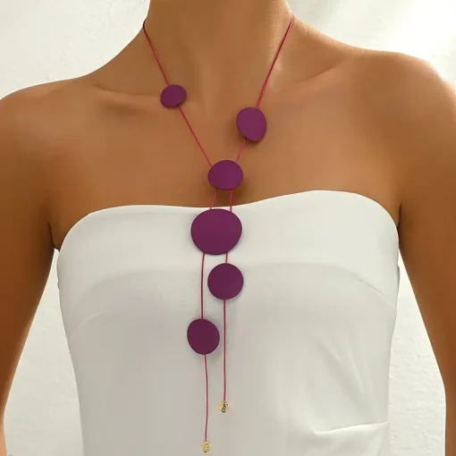 mov necklace me diskous gia stilato kai modern look