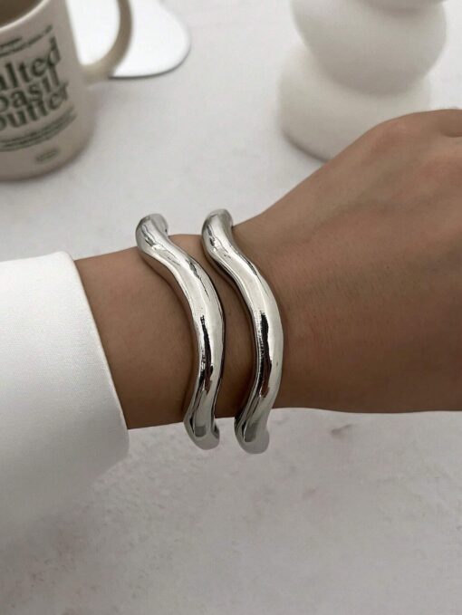 Σετ Βραχιόλια Bangle με Κυματιστό Σχέδιο σε ασημί
