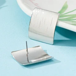 τετράγωνα ασημί σκουλαρίκια