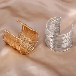 Μοντέρνο Βραχιόλι Χειροπέδα (Cuff) Πολλαπλών Λωρίδων - Χρυσό & Ασημένιο