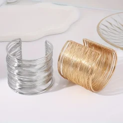 Μοντέρνο Βραχιόλι Χειροπέδα (Cuff) Πολλαπλών Λωρίδων - Χρυσό & Ασημένιο