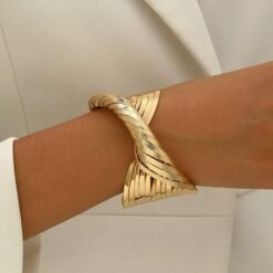 Μοντέρνο Βραχιόλι (Cuff Bracelet) με Κυματιστό Σχέδιο - Χρυσό & Ασημί