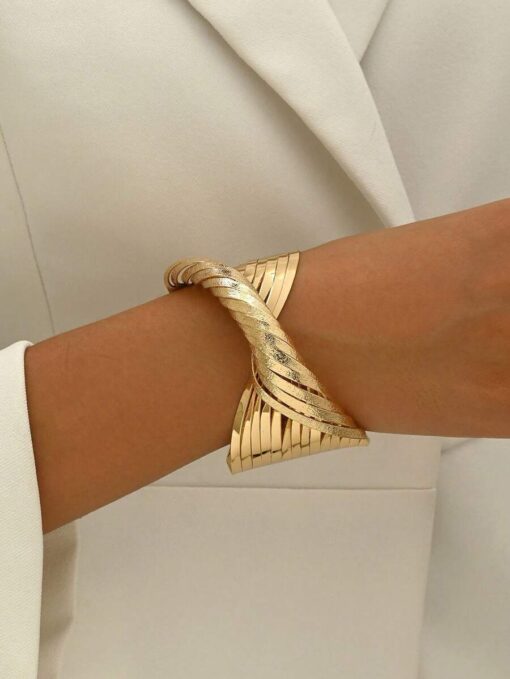 Μοντέρνο Βραχιόλι (Cuff Bracelet) με Κυματιστό Σχέδιο - Χρυσό & Ασημί