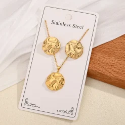 Σετ Κολιέ και Σκουλαρίκια από Ανοξείδωτο Ατσάλι, Επιχρυσωμένο, με Ακανόνιστο Σφυρήλατο Σχέδιο – Chic Γυναικεία Κοσμήματα
