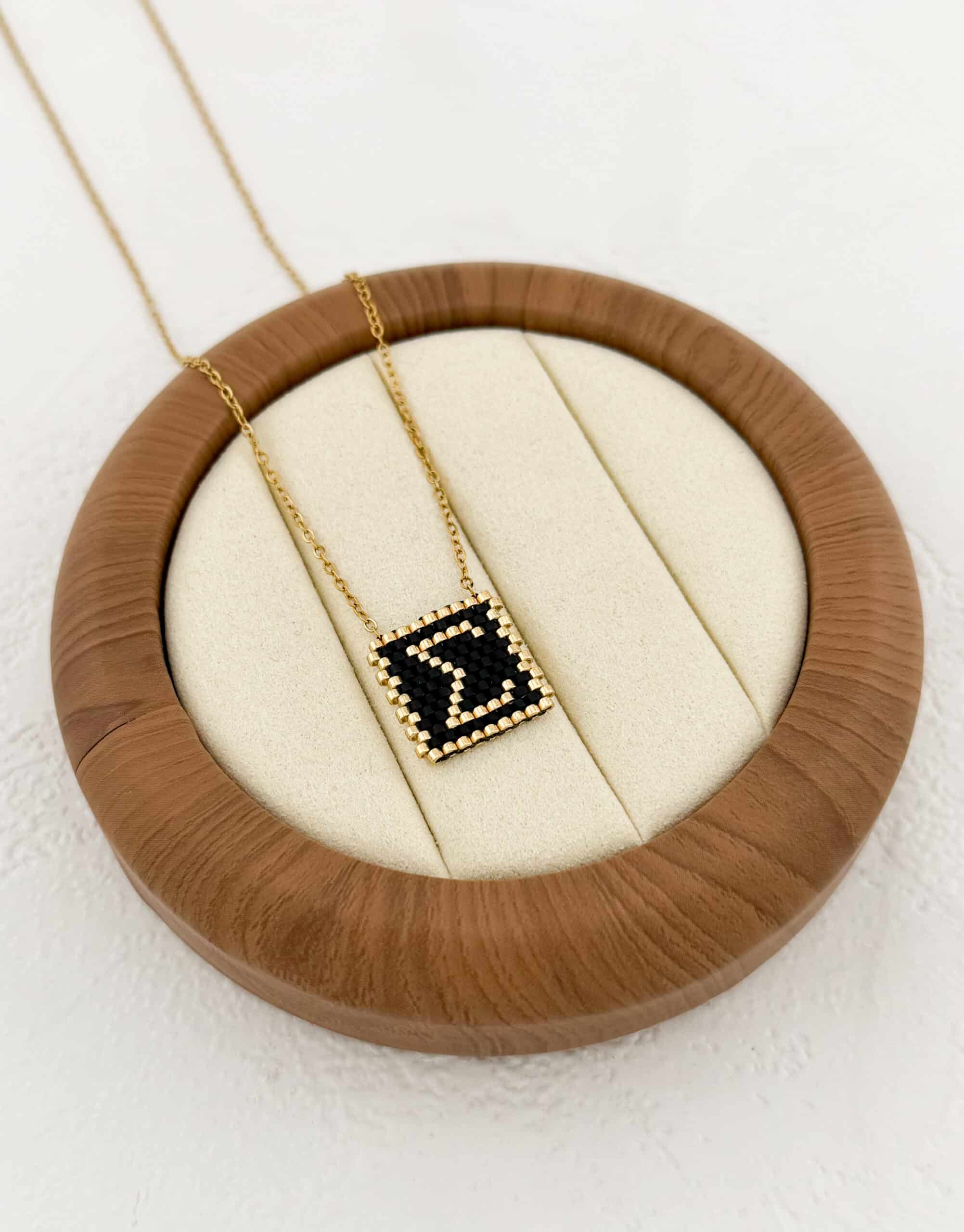 Κολιέ με Αρχικό Γράμμα Σ – Χειροποίητο με Επιχρύσωση