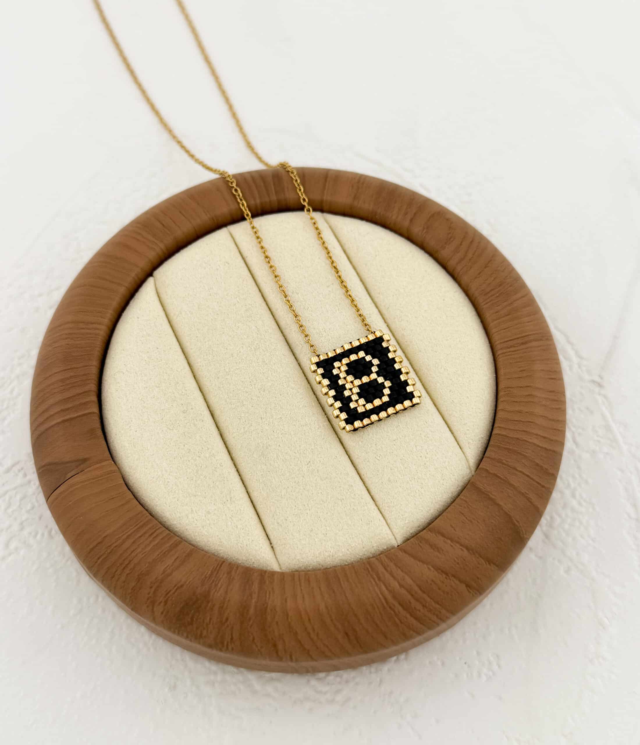 Κολιέ με Αρχικό Γράμμα Β – Χειροποίητο με Επιχρύσωση