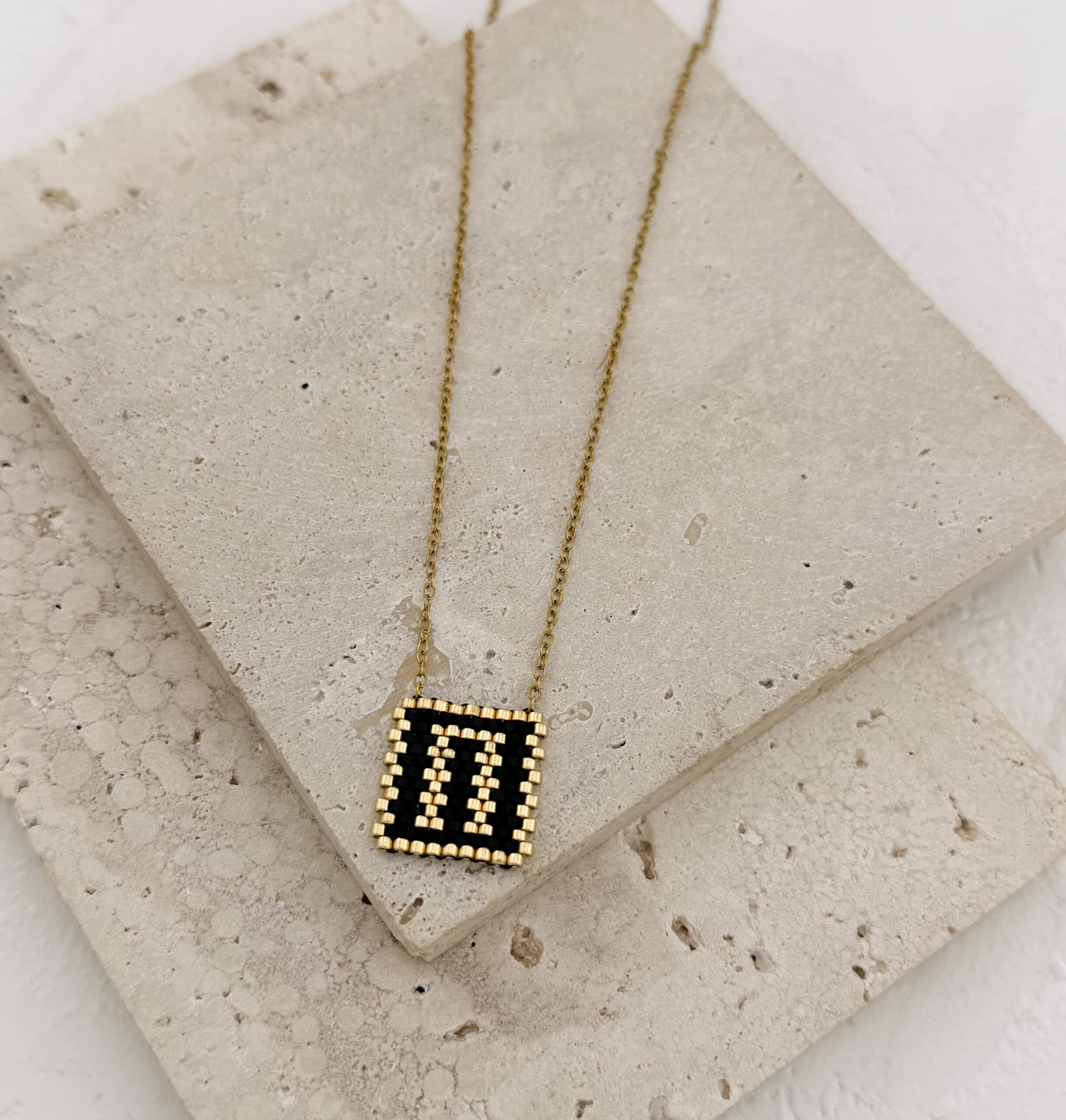 Κολιέ με Αρχικό Γράμμα Π – Χειροποίητο με Επιχρύσωση