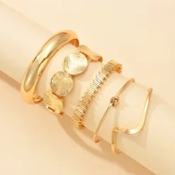 Σετ 5 Statement Βραχιόλια | Chunky Βραχιόλια Layering με ανάγλυφες Λεπτομέρειες (Χρυσό/Ασημί)