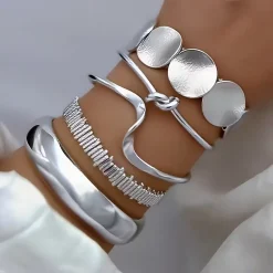 Σετ 5 Statement Βραχιόλια | Chunky Βραχιόλια Layering με ανάγλυφες Λεπτομέρειες (Χρυσό/Ασημί)