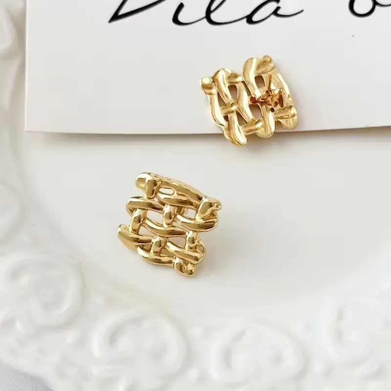 Χρυσά Σκουλαρίκια Καρό Πλέξη