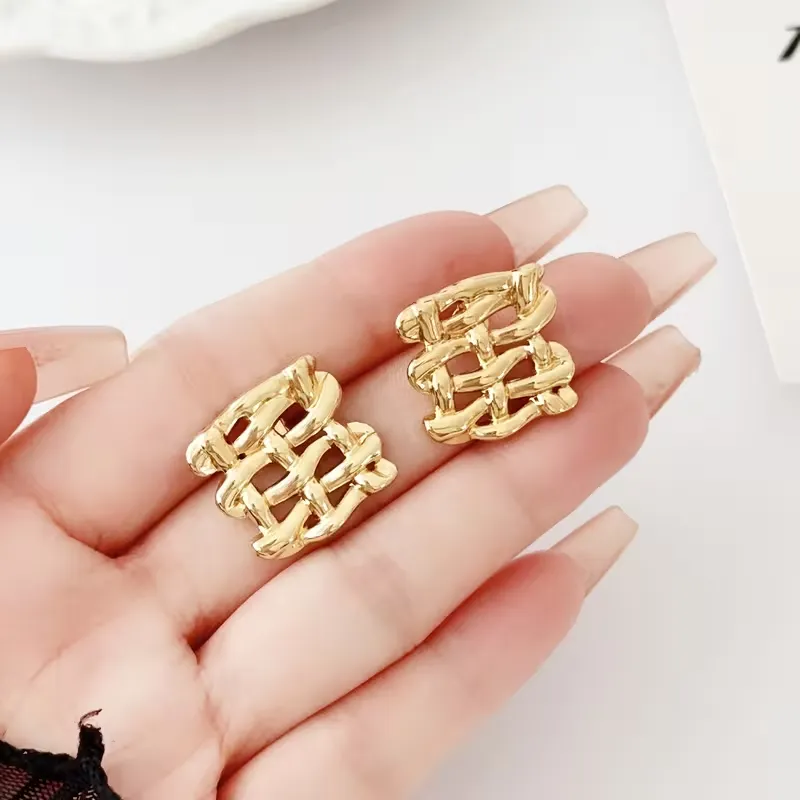 Χρυσά Σκουλαρίκια Καρό Πλέξη