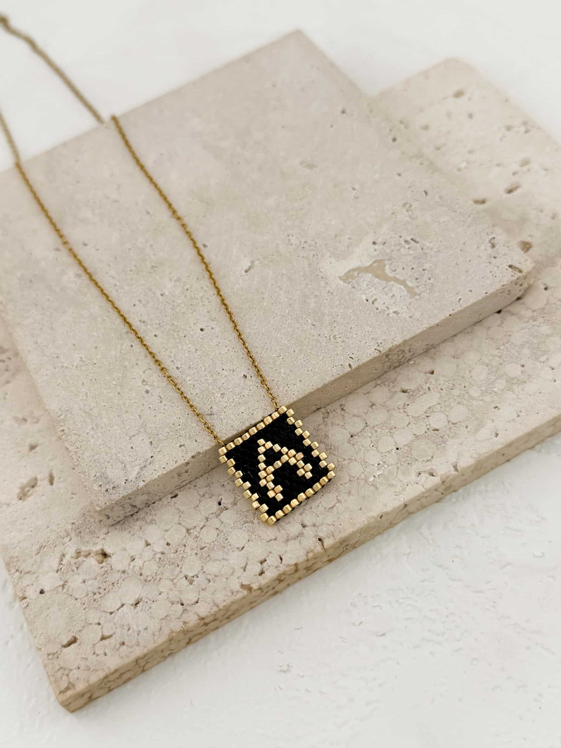 Κολιέ με Αρχικό Γράμμα Α – Χειροποίητο με Επιχρύσωση