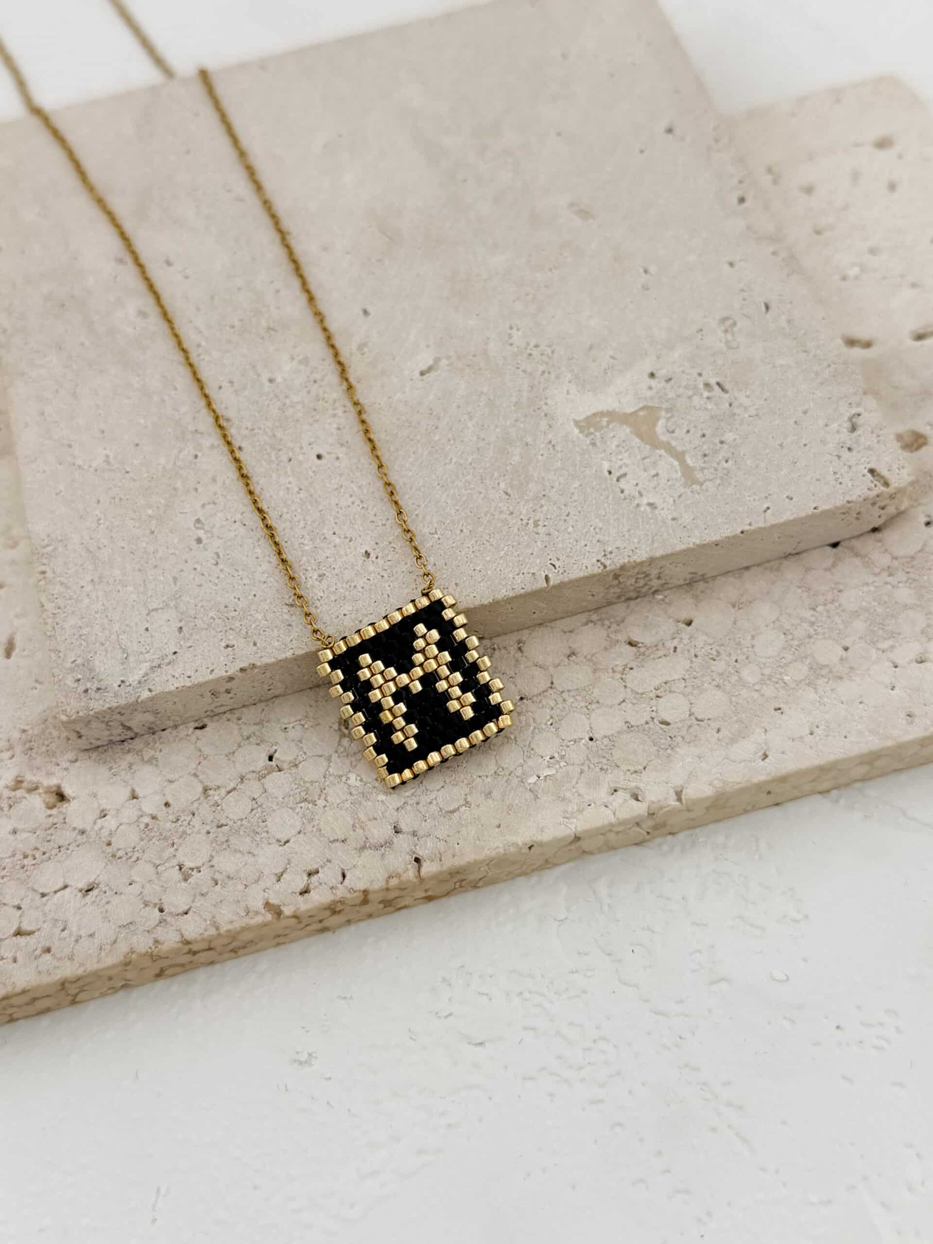 Κολιέ με Αρχικό Γράμμα Μ – Χειροποίητο με Επιχρύσωση