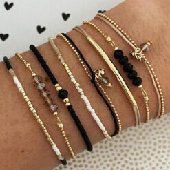 Σετ 8 Boho Βραχιόλια με Χάντρες και Χρυσές Λεπτομέρειες - Μαύρο & Beige