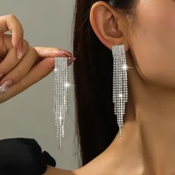 Μακριά Σκουλαρίκια με Στρας – Για Λαμπερές Εμφανίσεις