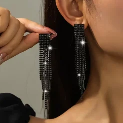 Μακριά Σκουλαρίκια με Στρας – Για Λαμπερές Εμφανίσεις