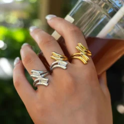 Γυναικείο Δαχτυλίδι Geometric Line από Ανοξείδωτο Ατσάλι με Επιχρύσωση 18K