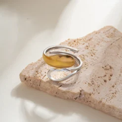 Χρυσό ασημι δαχτυλίδι ανοιγόμενο με γεωμετρικό ακανόνιστο σχήμα από ανοξείδωτο ατσάλι 18Κ.