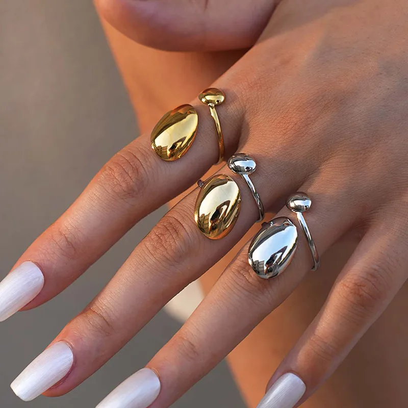 Μίνιμαλ γυναικείο δαχτυλίδι με το σύμβολο του απείρου από χρυσό ανοξείδωτο ατσάλι 18K