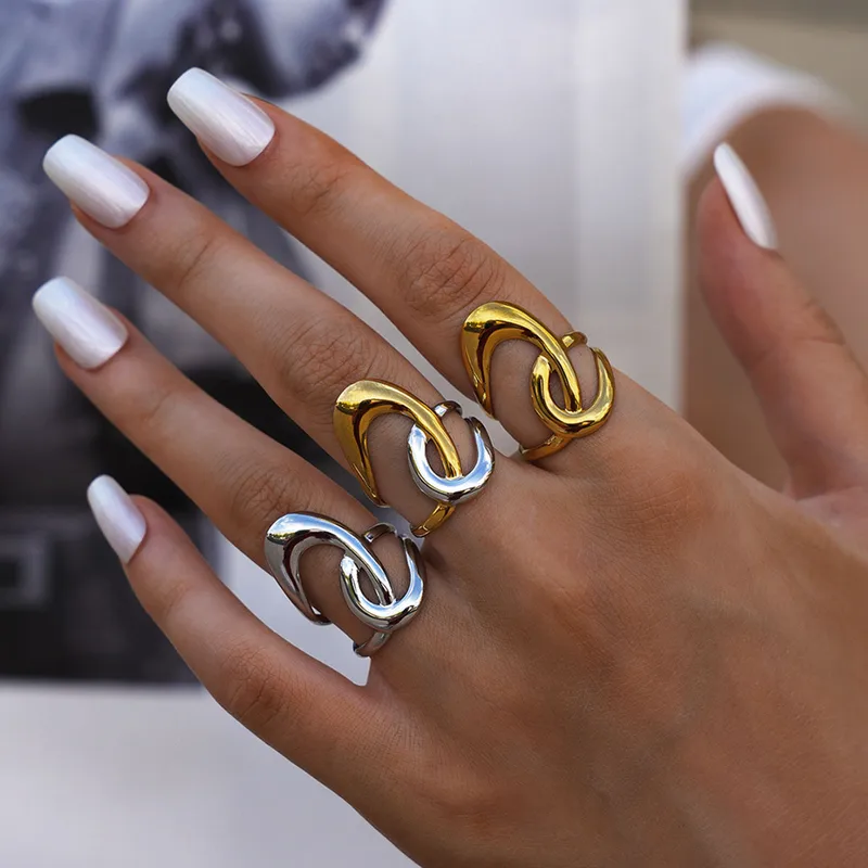 Minimal γυναικείο δαχτυλίδι από χρυσό ανοξείδωτο ατσάλι 18K με γεωμετρικές γραμμές και ρυθμιζόμενο μέγεθος