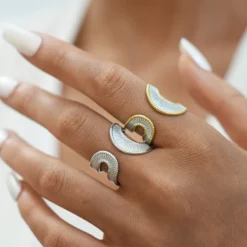 Minimal γυναικείο δαχτυλίδι hollow out από χρυσό ανοξείδωτο ατσάλι 18K με γεωμετρικό σχέδιο