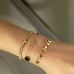 Σετ 3 Γυναικεία Βραχιόλια Gold Layering με Φλουριά και Minimal Στοιχεία