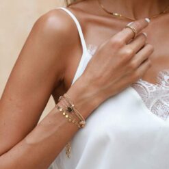 Σετ 3 Γυναικεία Βραχιόλια Gold Layering με Φλουριά και Minimal Στοιχεία