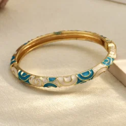 Vintage bohemian γυναικείο βραχιόλι χειροπέδα με γεωμετρικό σχέδιο και σμάλτο σε χρυσό χρώμα