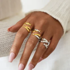 Vintage γυναικείο δαχτυλίδι σε χρυσό χρώμα από ανοξείδωτο ατσάλι 304 με γεωμετρικές γραμμές
