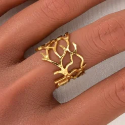 Χρυσό γυναικείο δαχτυλίδι με σχέδιο κοράλλι από ανοξείδωτο ατσάλι ρυθμιζόμενο.