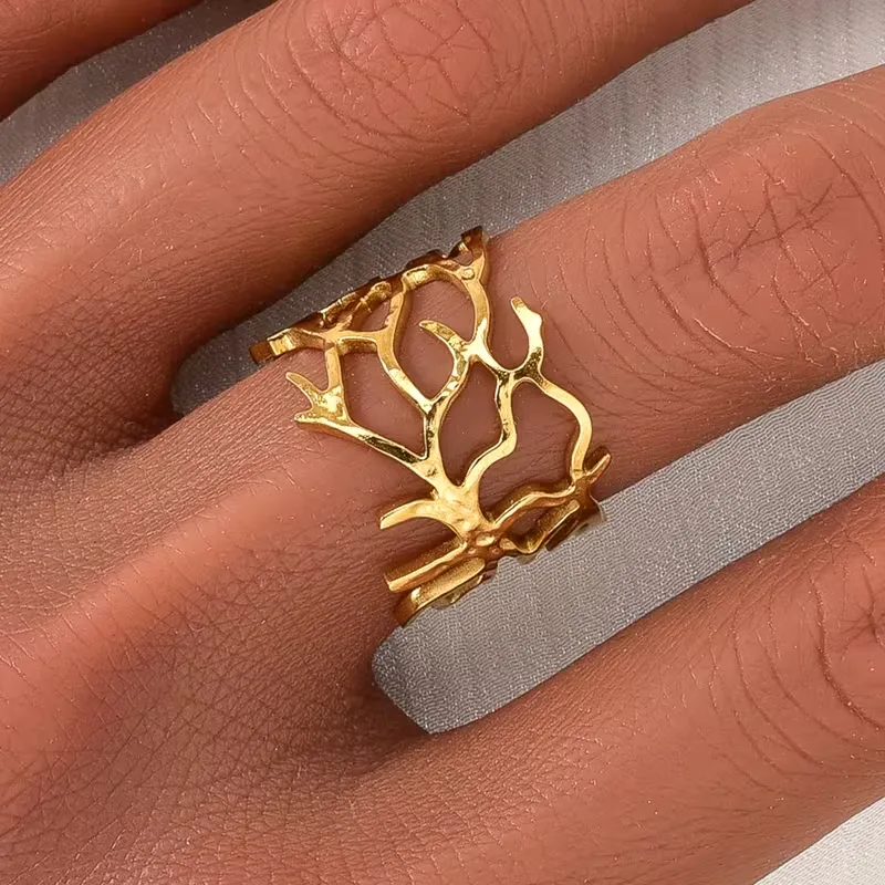 Χρυσό γυναικείο δαχτυλίδι με σχέδιο κοράλλι από ανοξείδωτο ατσάλι ρυθμιζόμενο.