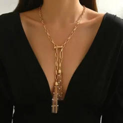 Χρυσό γυναικείο κολιέ γραβάτα με μακριές φούντες και λευκές πέρλες