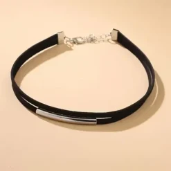 γυναικειο-διπλο-μαυρο-choker-λαιμου-φορεμενο-chicbee