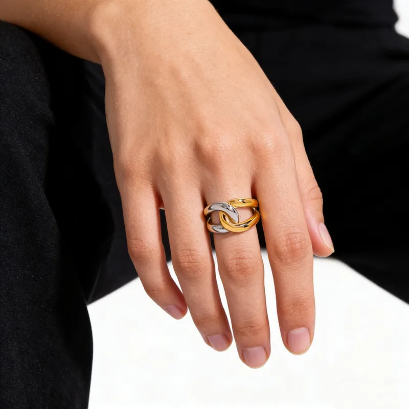 Δαχτυλίδι Δίχρωμο Ατσάλινο 18K Gold Plated | Chicbee.gr