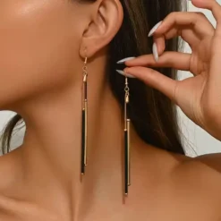 Μακριά Κρεμαστά Σκουλαρίκια Χρυσά & Μαύρα chicbee.gr